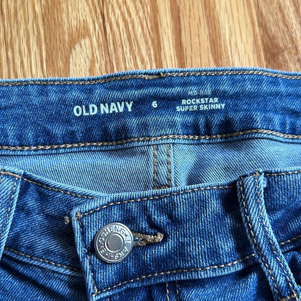 Old Navy Mid Rise Rockstar Super Skinny Jeans - Picture 2 of 4